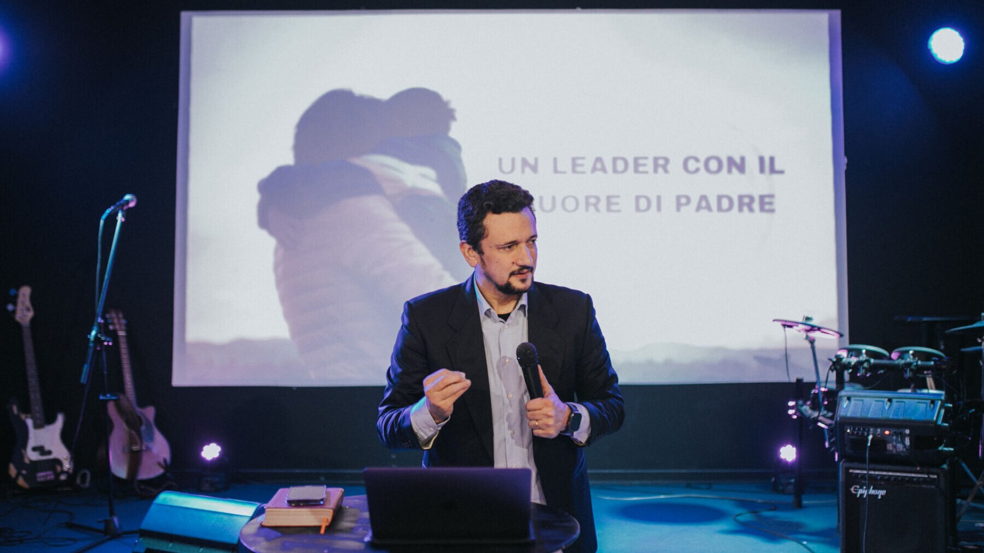 DIO NON È…