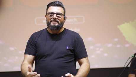 NOS CUIDADOS DO GRANDE PASTOR