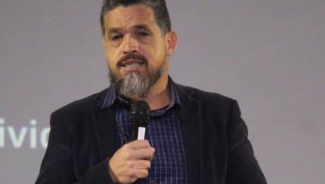 Eu sou a ressurreição e a vida.