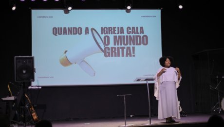Quando a Igreja cala, o mundo grita