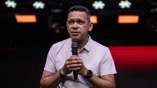 O Amor de Deus nos Constrange