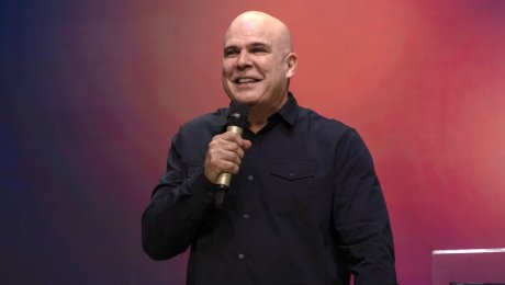 Abra o Seu Coração, o Amor Está a Caminho