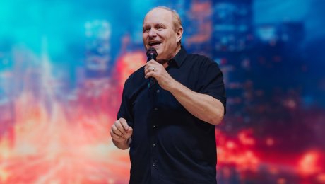 Amigos Levam Seus Amigos a Conhecerem Jesus